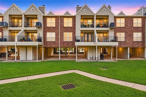 Photo of 18800 Egret Bay Boulevard #207, Houston, TX 77058 (MLS # 39112783)