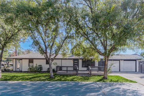 Photo of 5037 W 43rd Street, Houston, TX 77092 (MLS # 6293624)