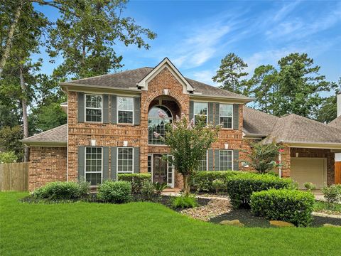 Photo of 110 W Lansdowne Circle, The Woodlands, TX 77382 (MLS # 45791083)