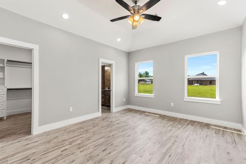 24 County Road 2293 Cleveland TX 77327