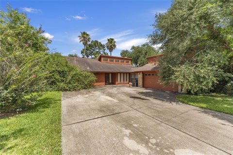 Photo of 271 Amber Lane, League City, TX 77573 (MLS # 2531123)