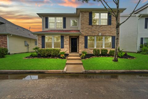 Photo of 11720 Longwood Garden Way, Houston, TX 77047 (MLS # 80581681)