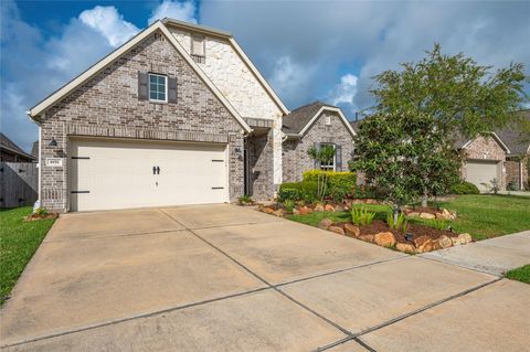 Photo of 1851 Belle Place, Alvin, TX 77511 (MLS # 40650755)