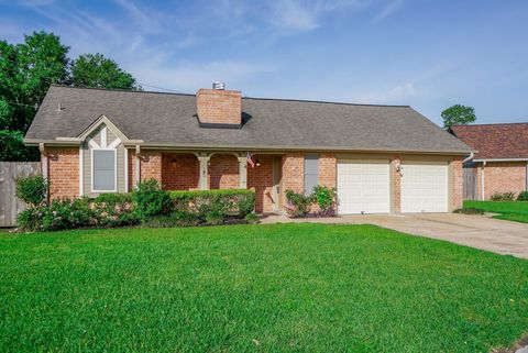 Photo of 10639 Tenneta Drive, Houston, TX 77099 (MLS # 49756991)