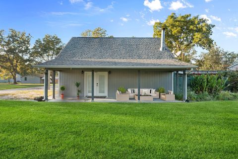 Photo of 241 Bluff Drive, Livingston, TX 77351 (MLS # 54291636)