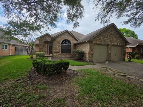 Photo of 3116 Ravens Lake Circle, League City, TX 77573 (MLS # 65972979)