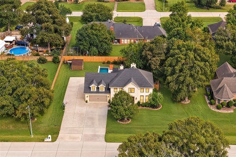 Photo of 12810 Fisher Drive, Mont Belvieu, TX 77523 (MLS # 85989782)