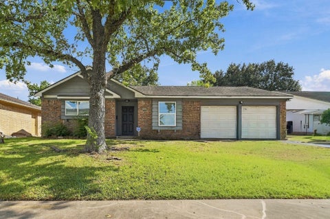 Photo of 8339 Carvel Lane, Houston, TX 77036 (MLS # 79484527)