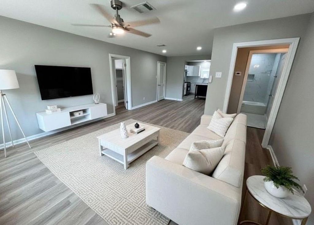Photo of 4737 Alvin Street, Houston, TX 77033 (MLS # 49043473)