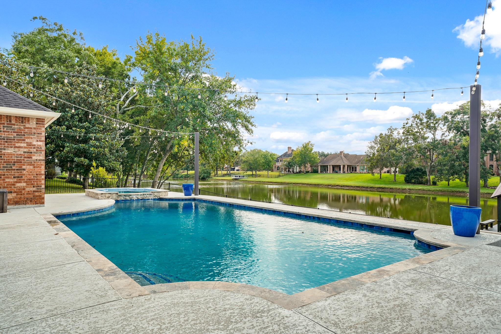 4703 Oxbow Circle W
