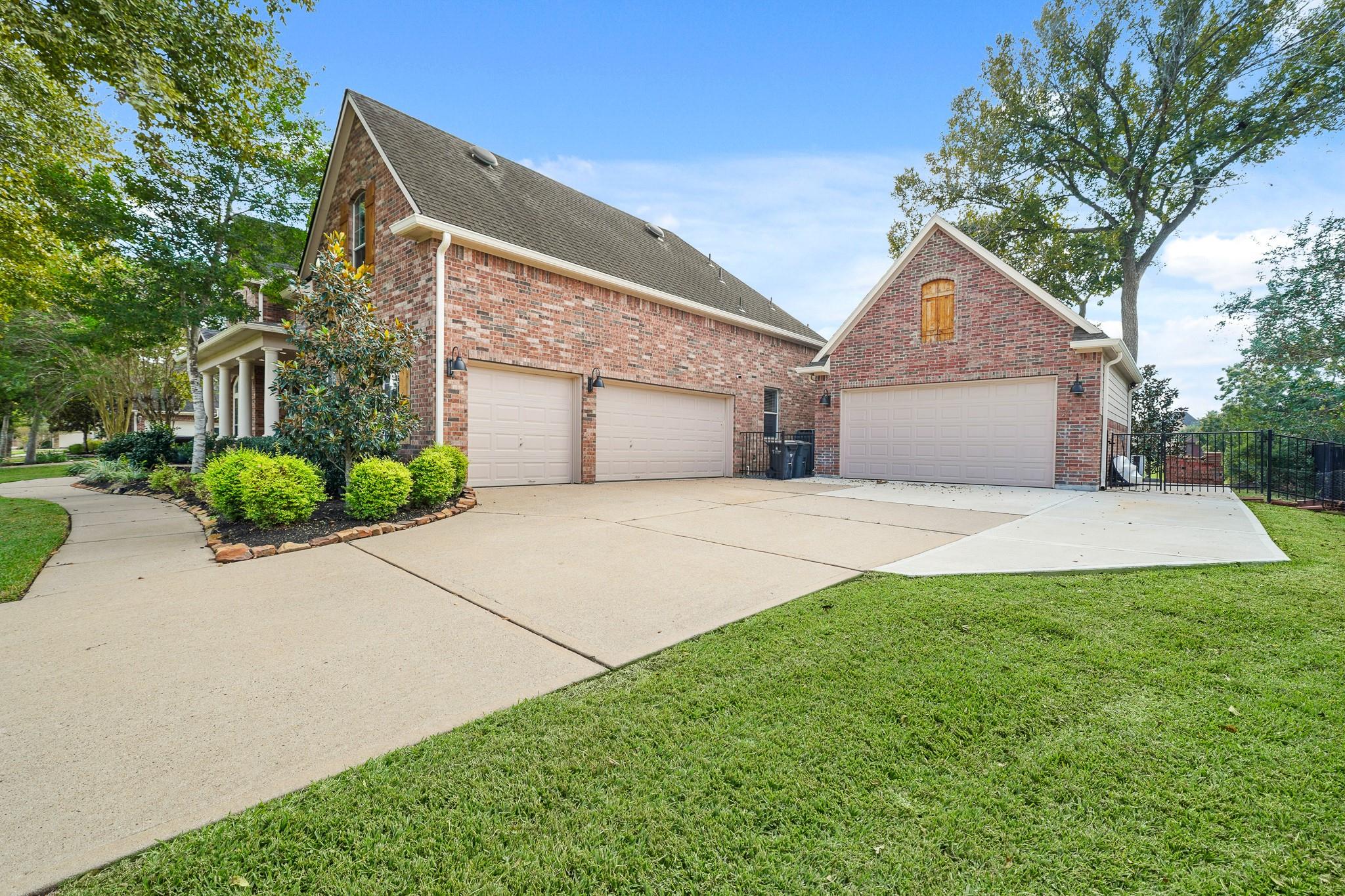 4703 Oxbow Circle W