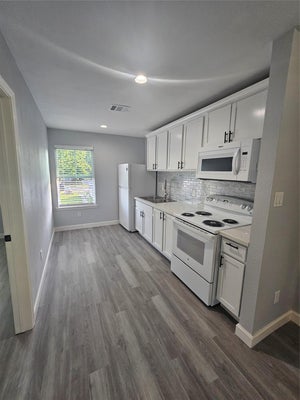 4724 4TH ST, BACLIFF, TX 77518 - Image 9d27e8a444f3ab52b83f516f9e4ad12b/2774011925