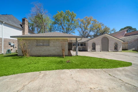 Photo of 7710 Antoine Drive, Houston, TX 77088 (MLS # 84871426)