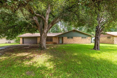 Photo of 200 Cunningham Drive, Lufkin, TX 75901 (MLS # 60920539)