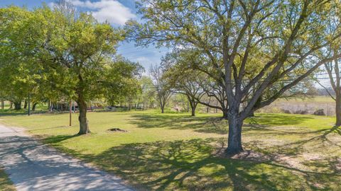 Vacant Land For Sale - 160 Burford Street<br/> Columbus, TX 78934