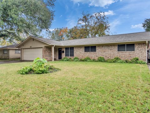 Photo of 2825 Encino Avenue, Bay City, TX 77414 (MLS # 3287095)