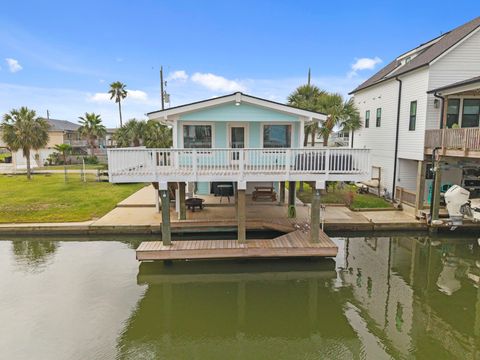 Photo of 16708 Cabeza De Vaca, Jamaica Beach, TX 77554 (MLS # 28210912)