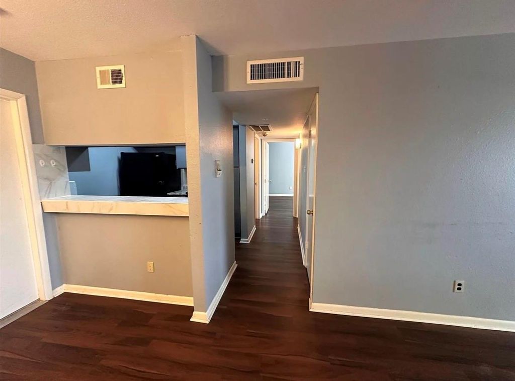 Photo of 8433 Hearth Drive, Houston, TX 77054 (MLS # 68916451)
