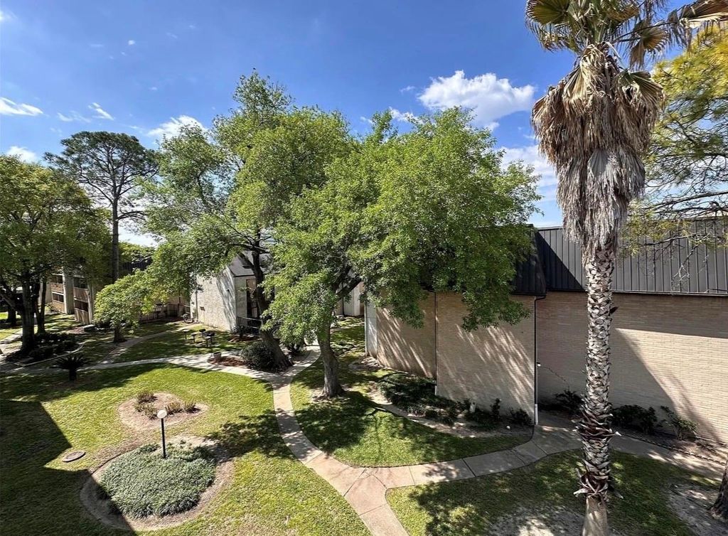 Photo of 8433 Hearth Drive, Houston, TX 77054 (MLS # 68916451)