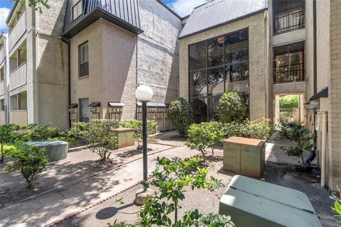 Condo For Sale - 8433 Hearth Drive #35<br/> Houston, TX 77054