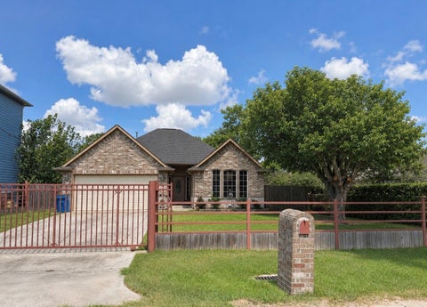 Photo of 107 N 3rd Street, South Houston, TX 77587 (MLS # 92458192)