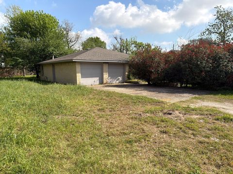 Photo of 9950 Genard Road, Houston, TX 77041 (MLS # 97363534)