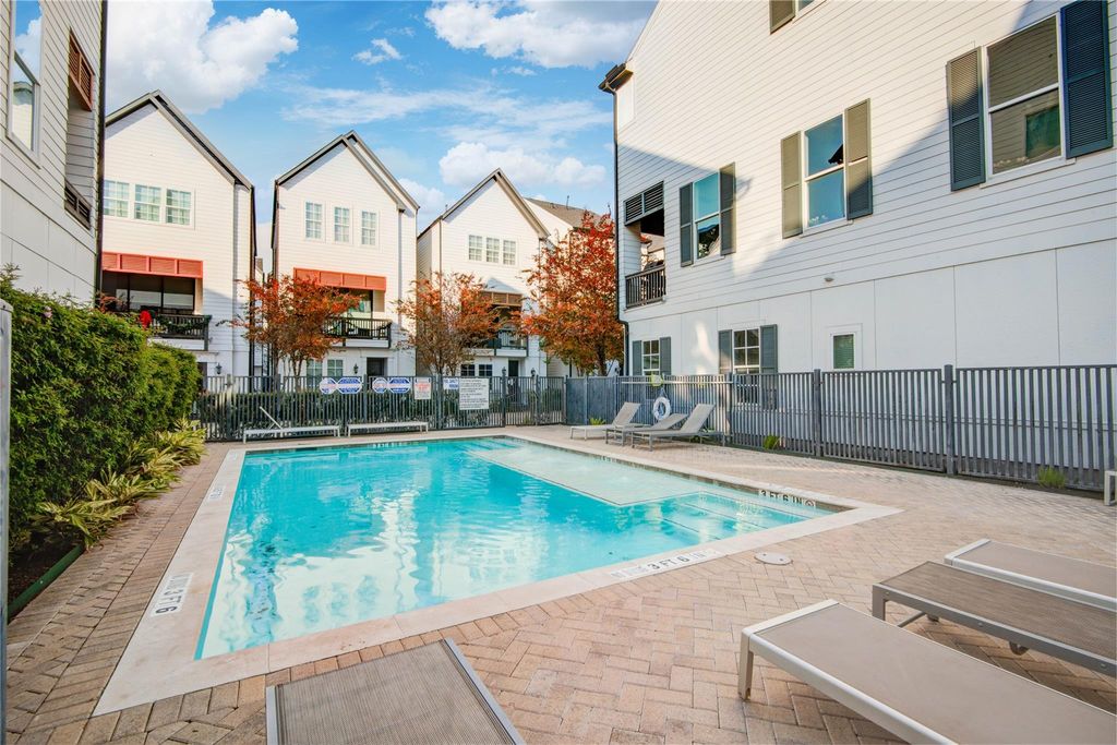 Photo of 3426 Timbergrove Heights Street, Houston, TX 77008 (MLS # 9125560)