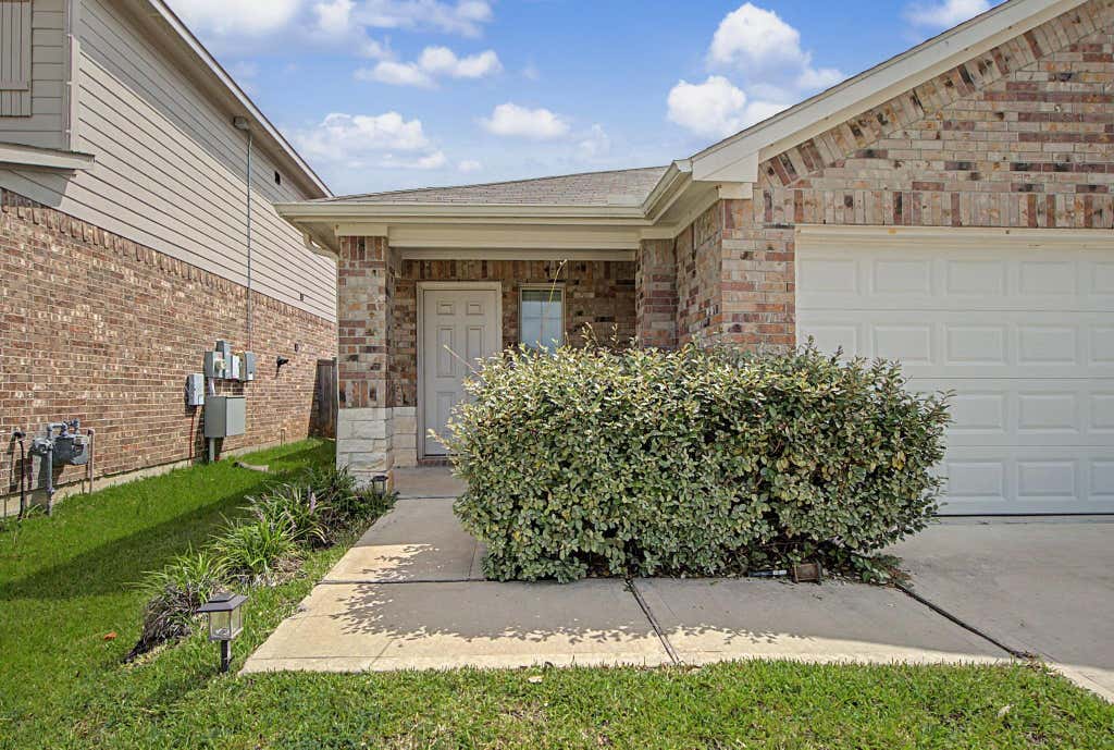 Photo of 14489 Valley Ridge Drive, New Caney, TX 77357 (MLS # 49976276)