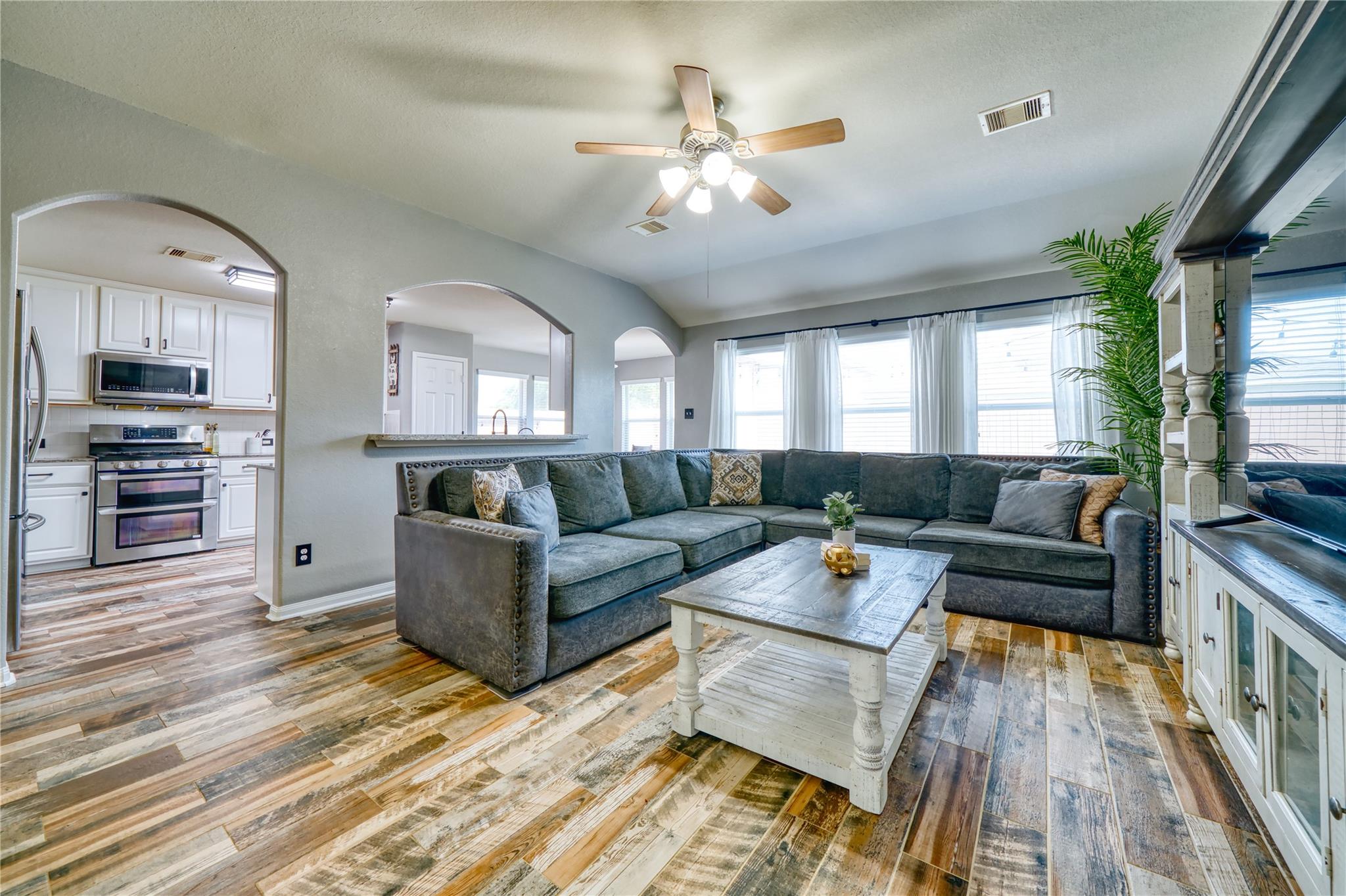 1211 Quarterhorse Drive
