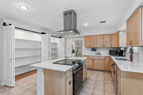 Photo of 5410 Indigo Street, Houston, TX 77096 (MLS # 41937899)