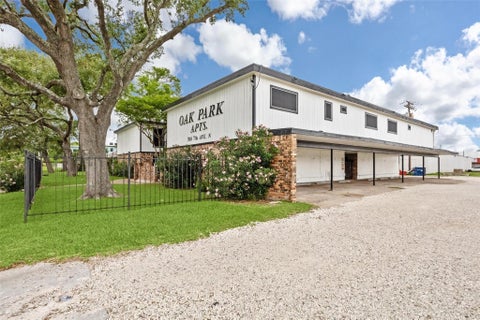 Photo of 910 7th Avenue N #6, Texas City, TX 77590 (MLS # 43072221)