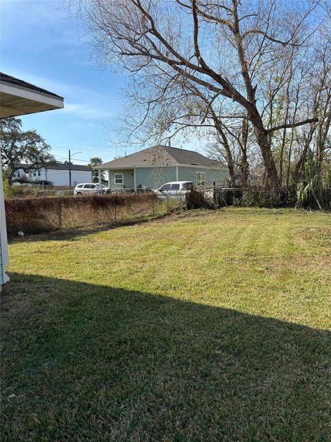 Tiny photo for 5903 Haight Street, Houston, TX 77028 (MLS # 86023380)