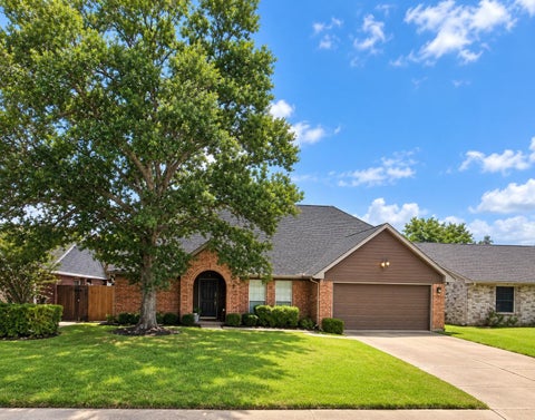 Photo of 2723 Foxden Drive, Pearland, TX 77584 (MLS # 86306025)