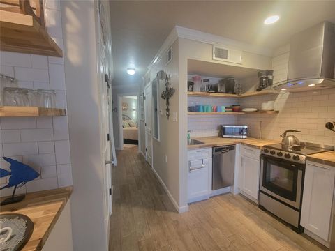 Photo of 6300 Seawall Boulevard #3121, Galveston, TX 77551 (MLS # 95554585)