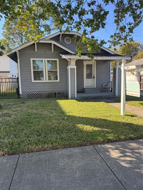 Photo of 805 Tabor Street, Houston, TX 77009 (MLS # 39062298)