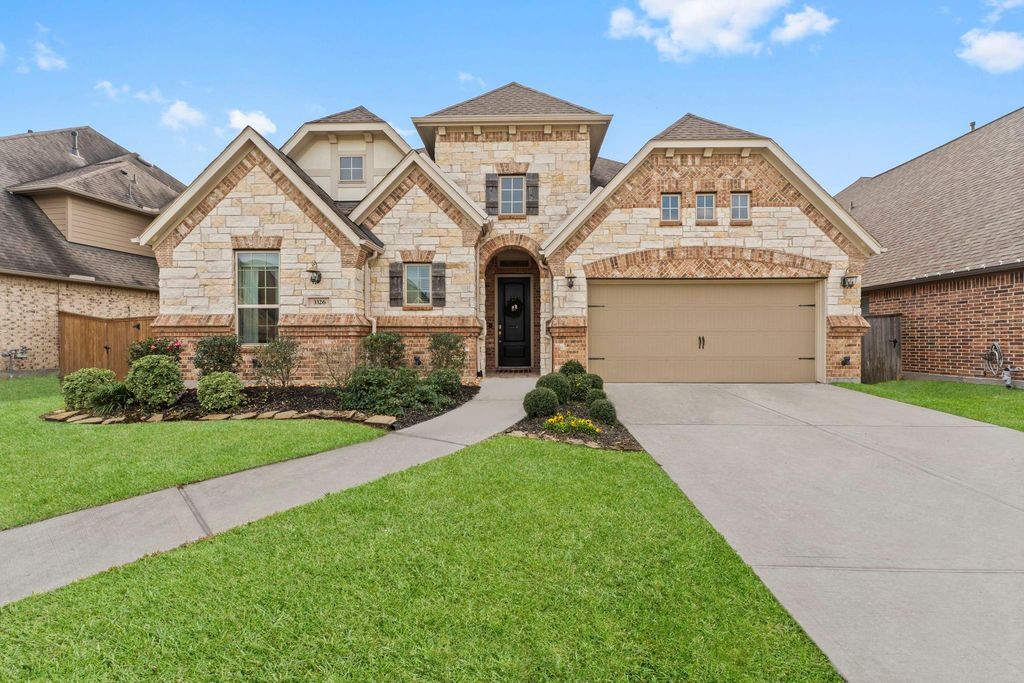 Photo of 3326 Dovetail Hollow Lane, Houston, TX 77365 (MLS # 33094025)