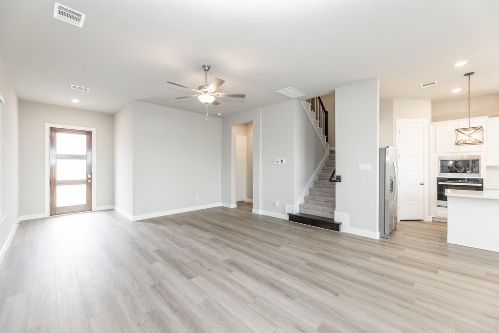 Photo of 3011 Valley Peak Drive, Houston, TX 77063 (MLS # 13057098)