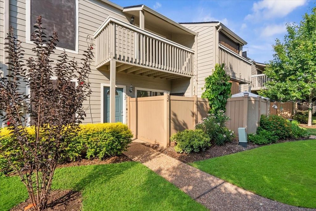 Photo of 2379 Briarwest Blvd Blvd #32, Houston, TX 77077 (MLS # 98151197)