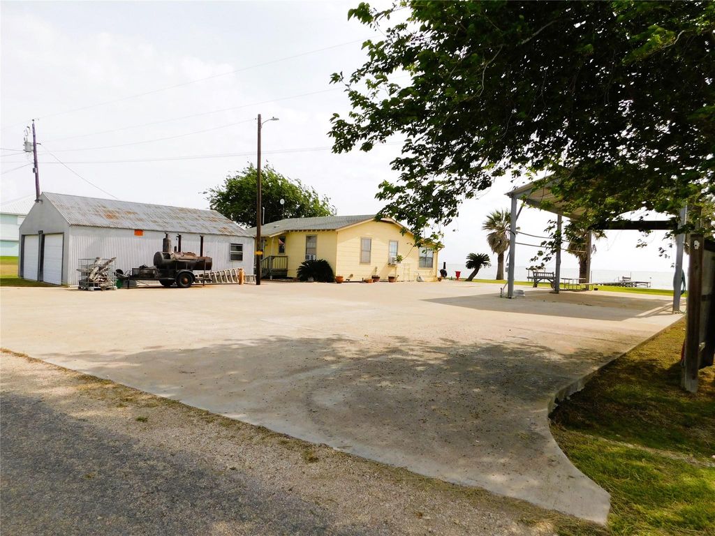 Photo of 635 Marshall Johnson Avenue S, Port Lavaca, TX 77979 (MLS # 2233282)