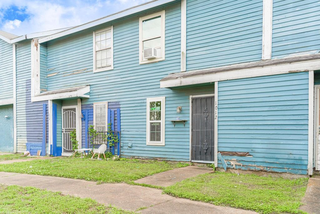 Photo of 8323 Wilcrest Drive #1012, Houston, TX 77072 (MLS # 30221693)