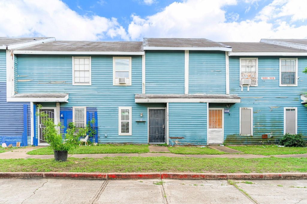 Photo of 8323 Wilcrest Drive #1012, Houston, TX 77072 (MLS # 30221693)