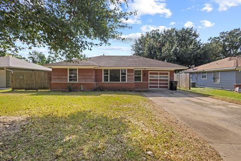 Photo of 3721 Avalon Ave Ave, Port Arthur, TX 77642 (MLS # 24588887)
