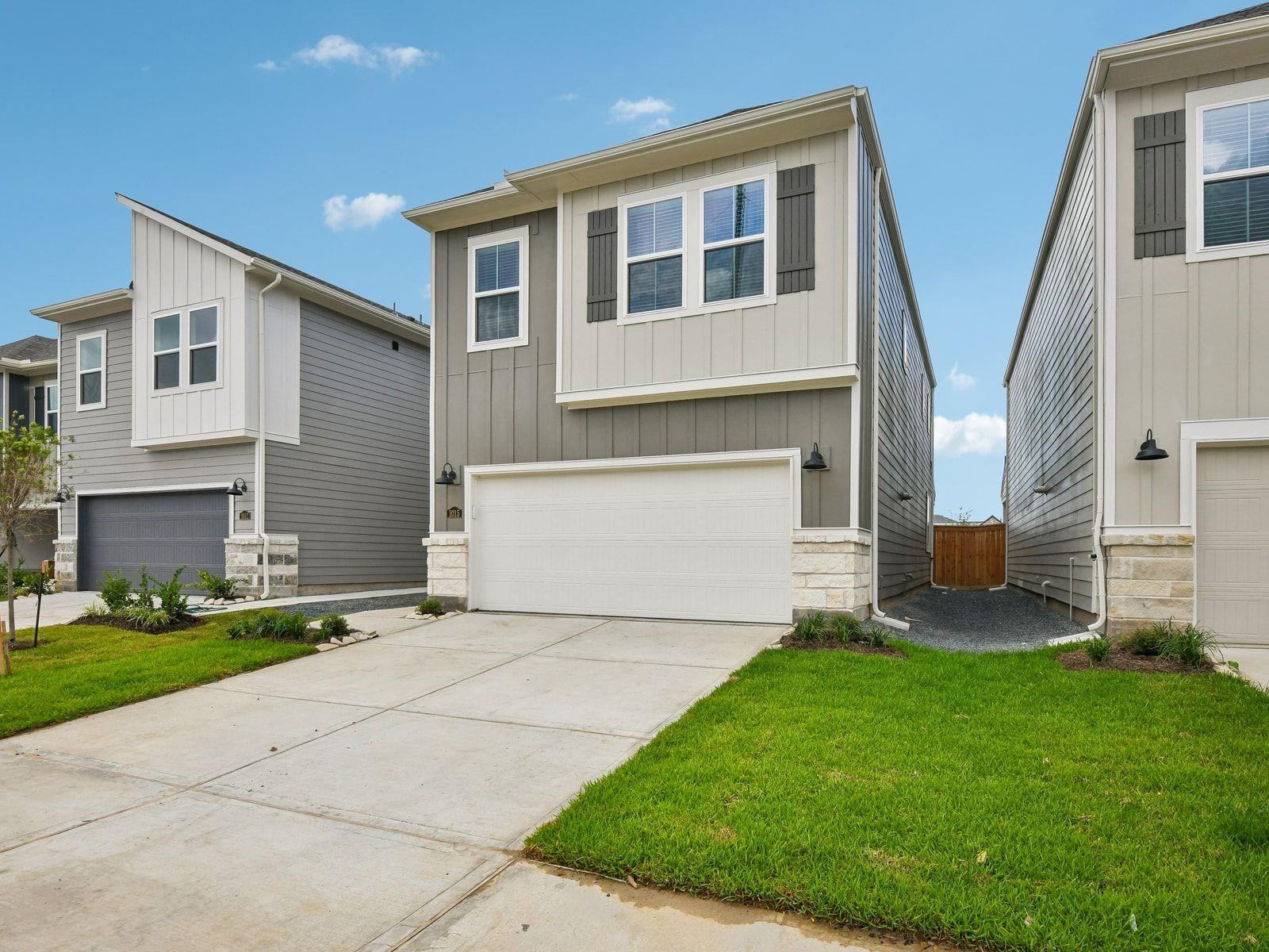 1015 Cedar Place Lane