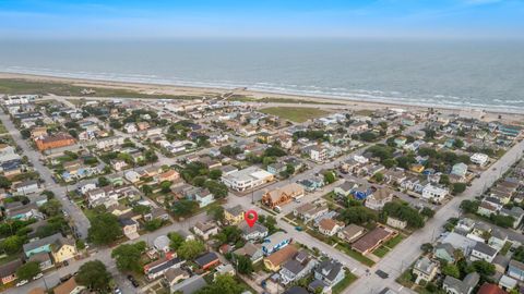Photo of 1312 Avenue L, Galveston, TX 77550 (MLS # 401222)