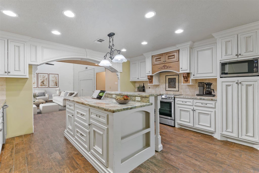 Photo of 10703 Crestfield Court, Houston, TX 77070 (MLS # 14949023)