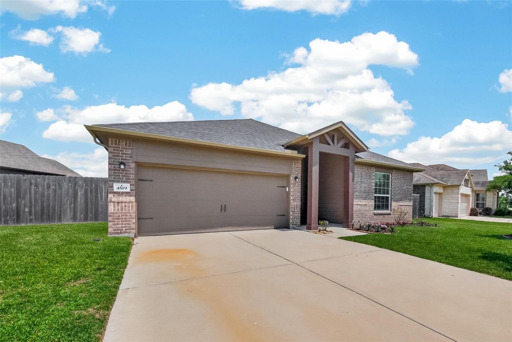 Photo of 4519 Crescent Lake Circle, Baytown, TX 77521 (MLS # 39765451)