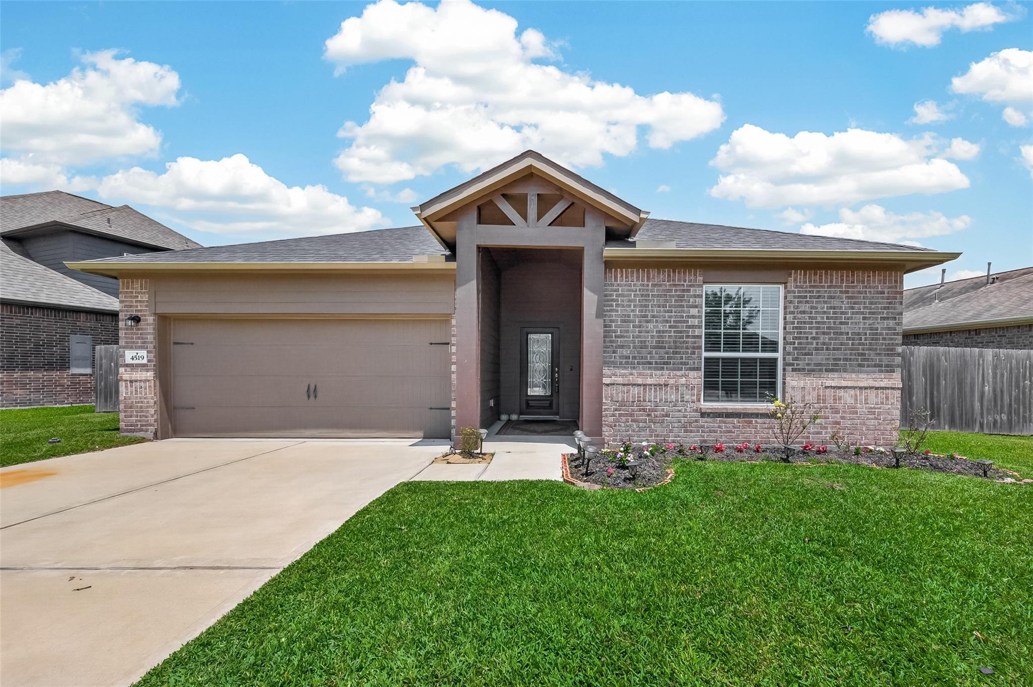 4519 Crescent Lake Circle