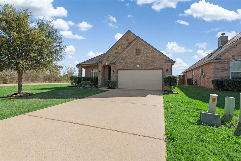 Photo of 19003 Minero Lane, Montgomery, TX 77356 (MLS # 32225839)
