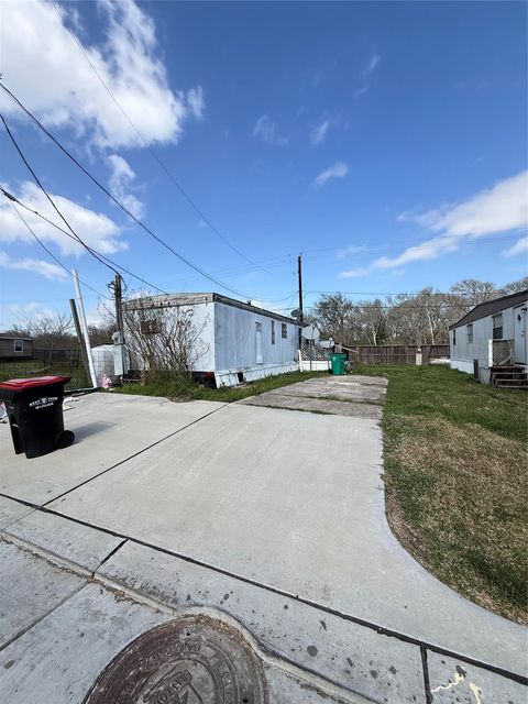 Vacant Land For Sale - 103 Heron Inlet<br/> Baytown, TX 77523