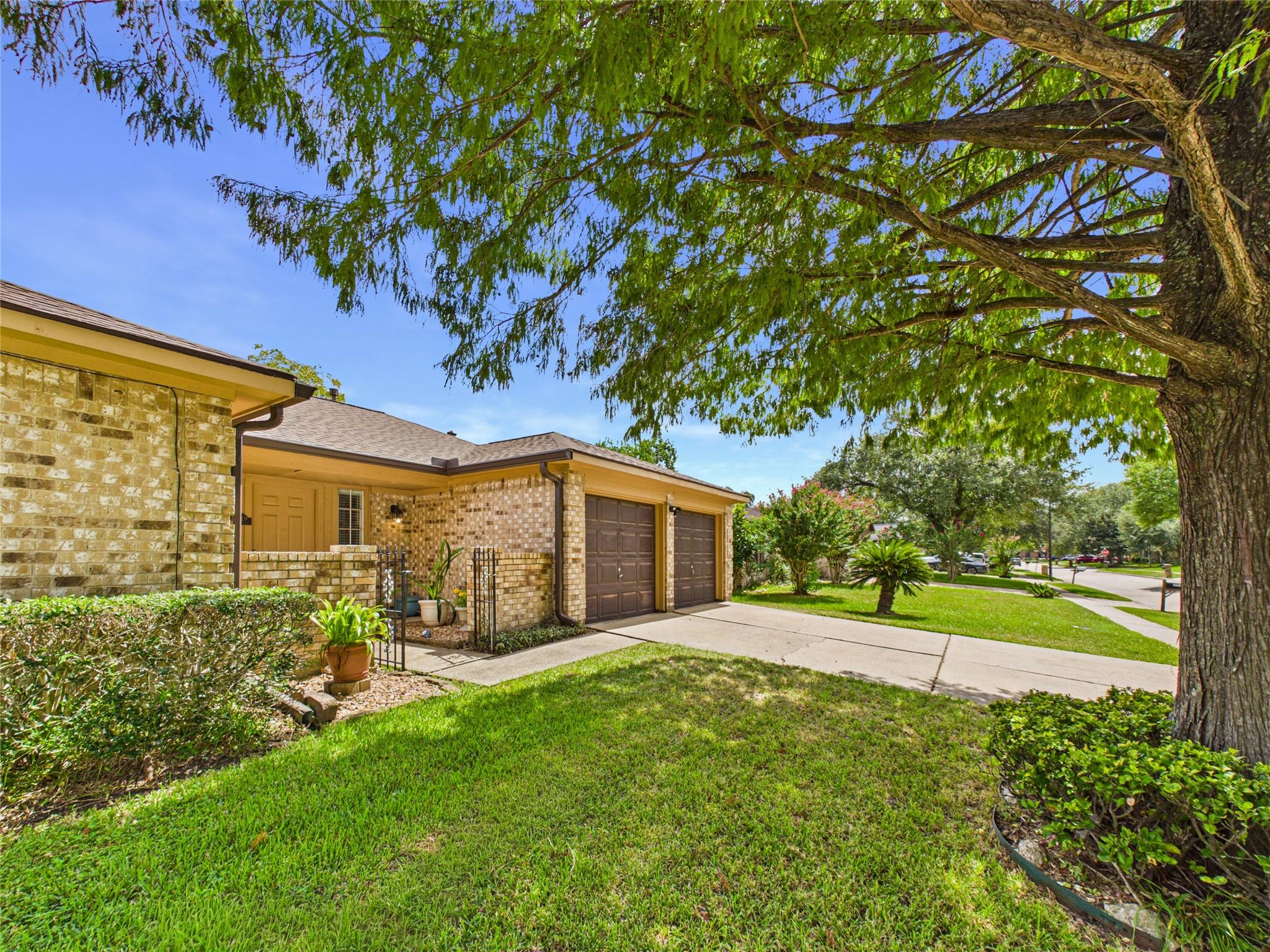 3919 Sandlehurst Drive